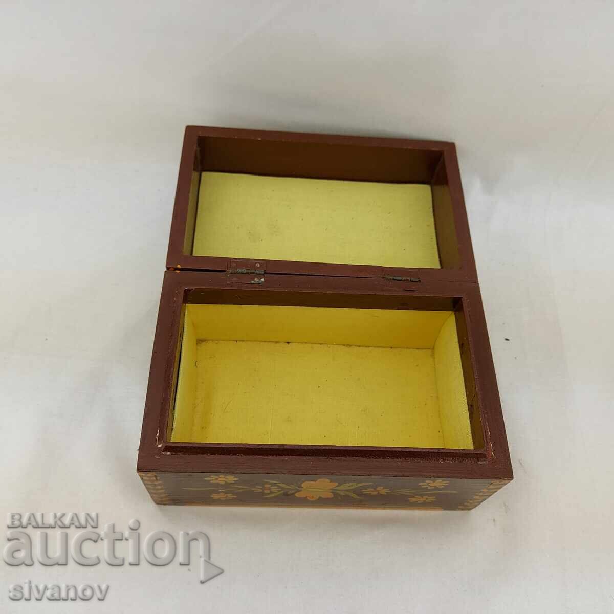 Delivery of Beautiful old Soviet wooden jewelry box USSR #2722 Delivery of Beautiful old Soviet wooden jewelry box USSR #2722