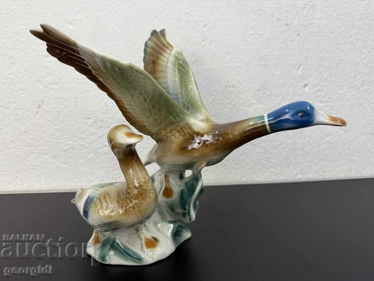 Румънска порцеланова фигура на диви патици. №7514 - 6