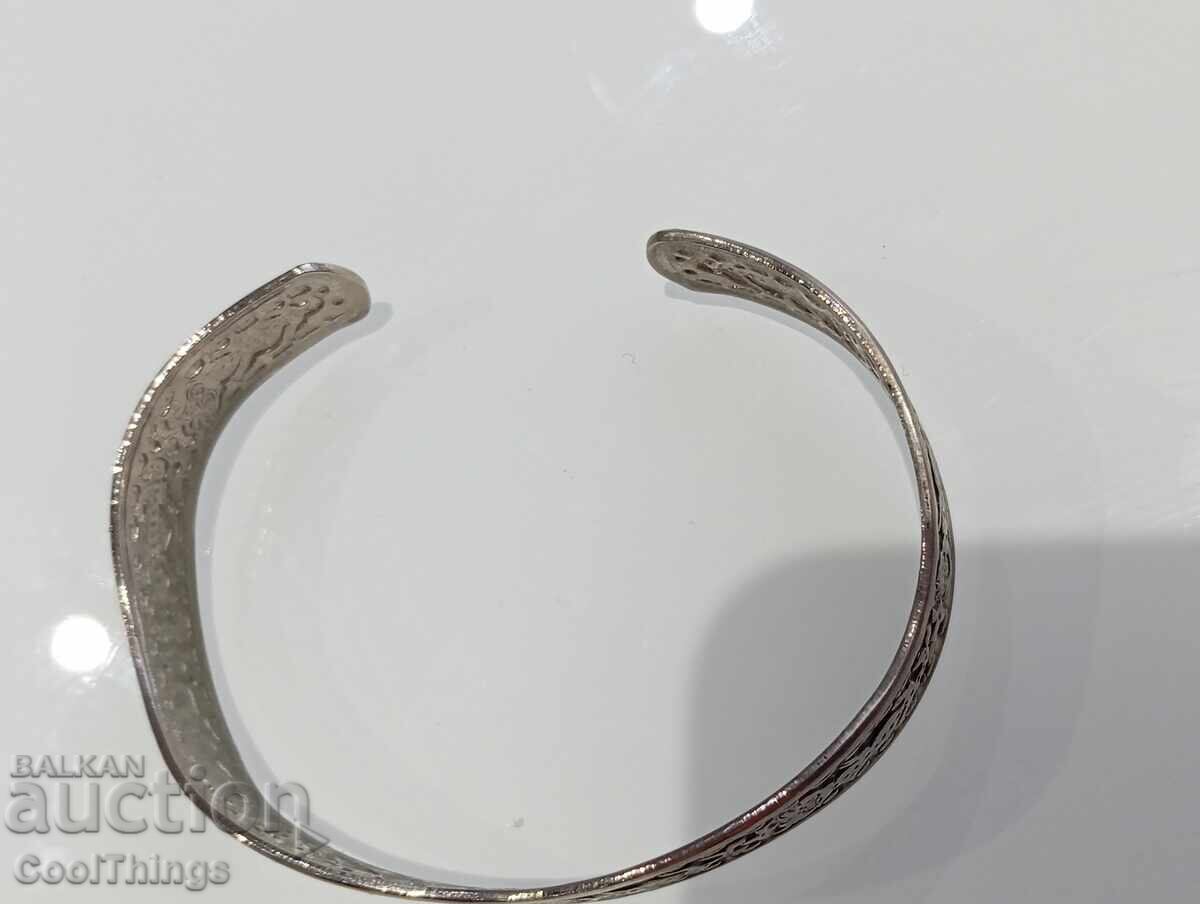 Brățară veche cu preț 0.01 BGN | € 0.01 Brățară veche cu preț 0.01 BGN | € 0.01