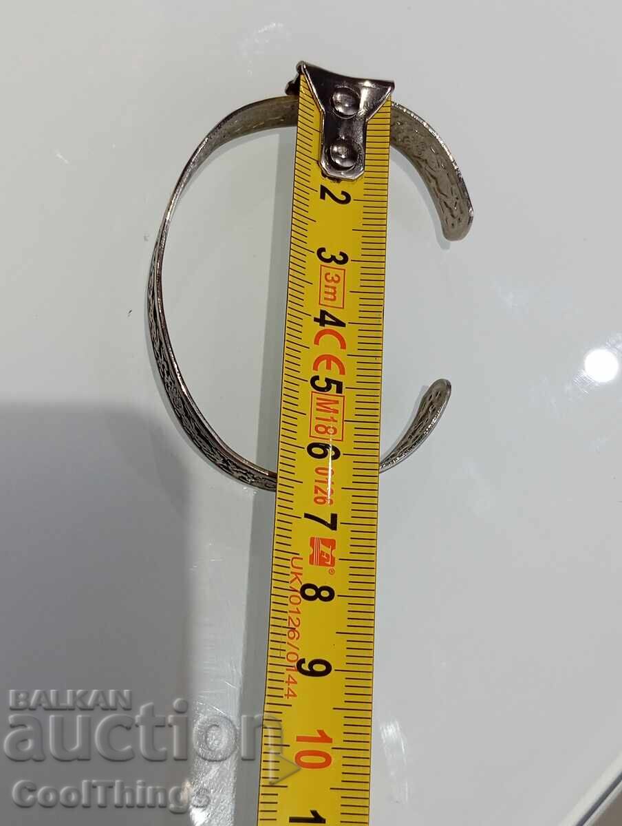 Livrarea Brățară veche Livrarea Brățară veche