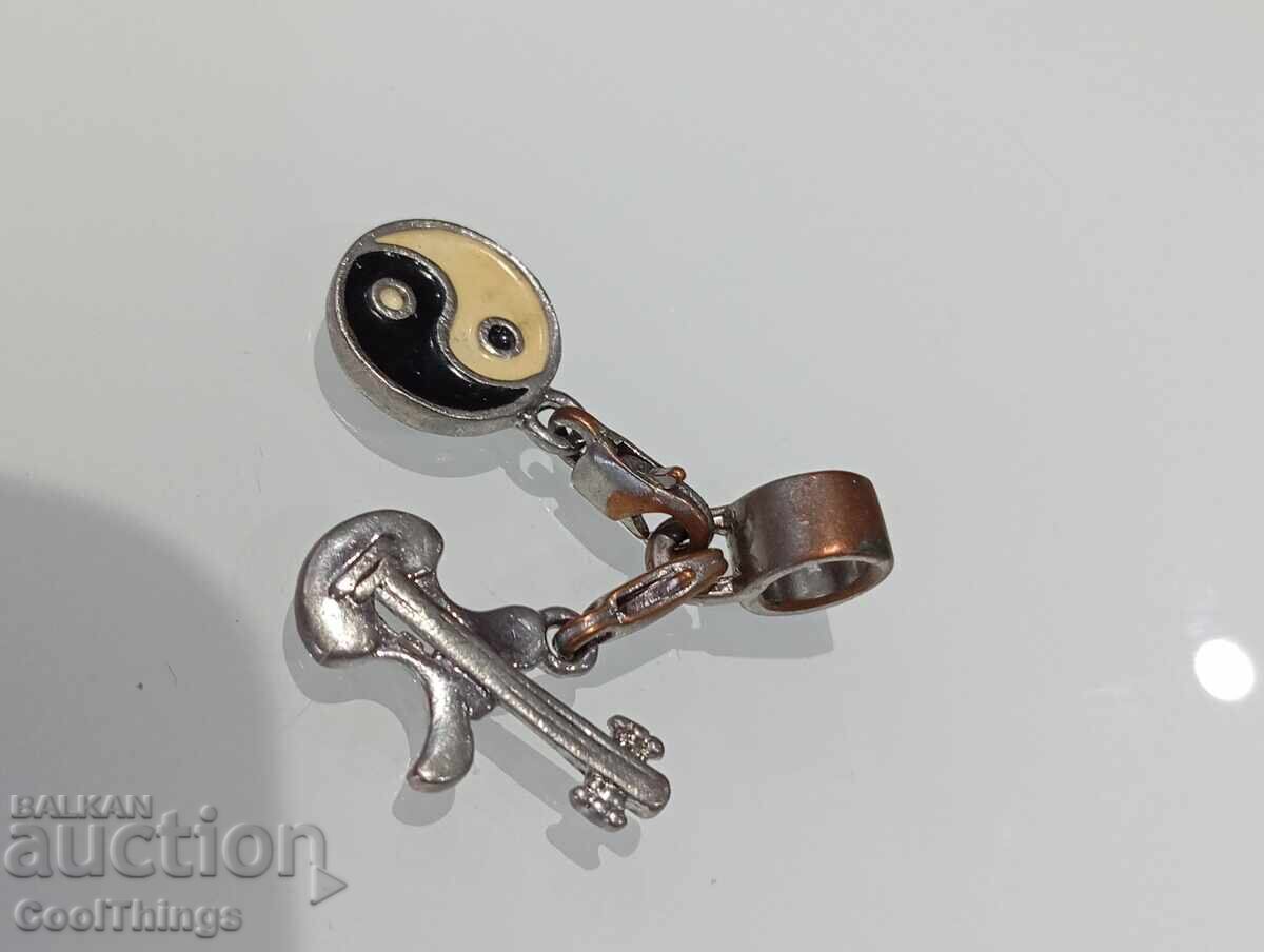 Licitație pandantiv vechi Licitație pandantiv vechi