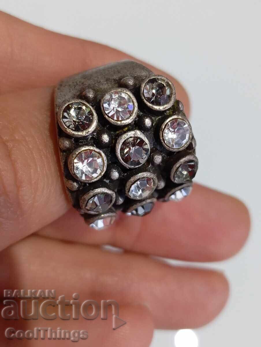 Un inel vechi - 7 Un inel vechi - 7