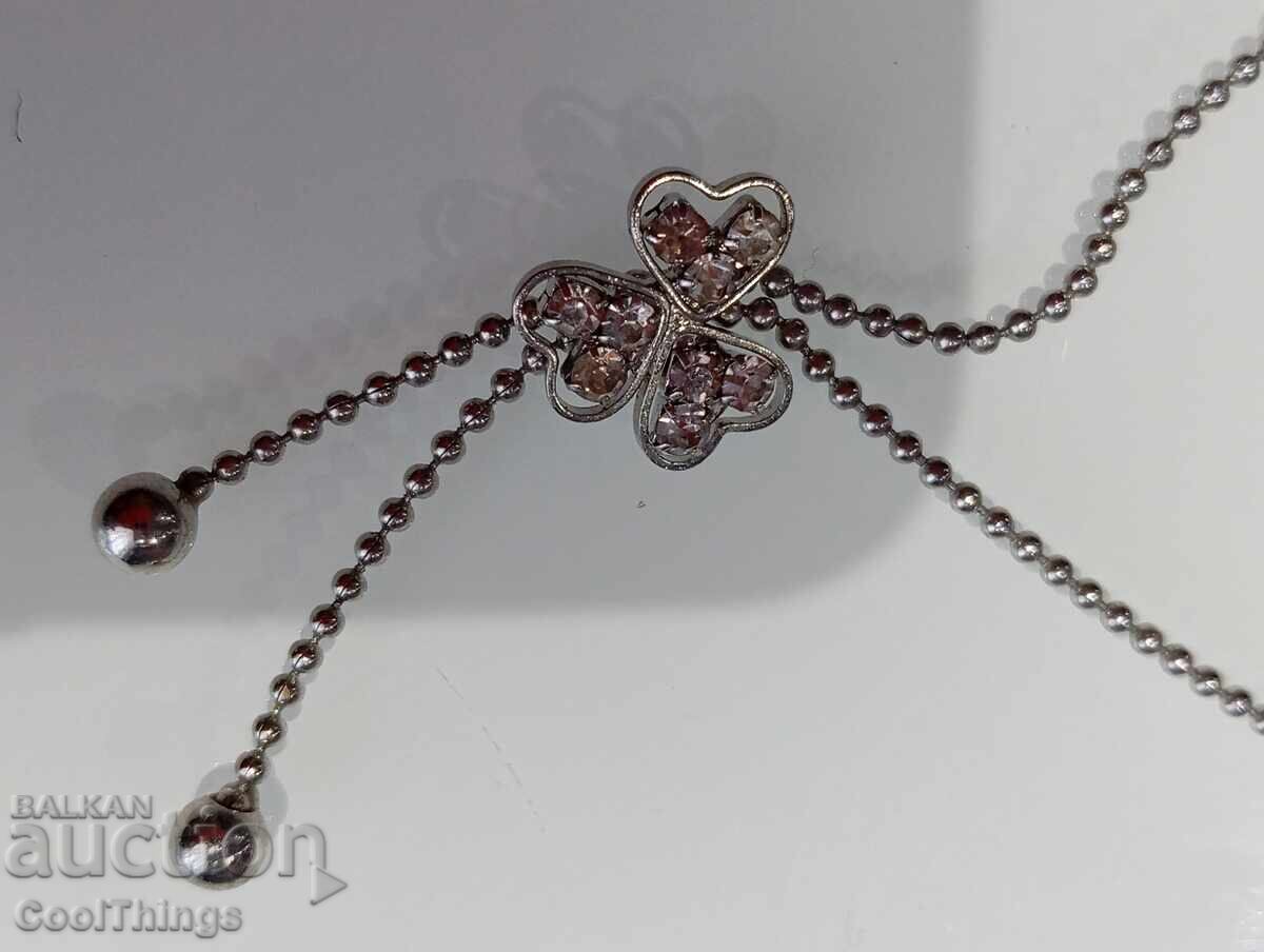 Licitație Un colier vechi Licitație Un colier vechi