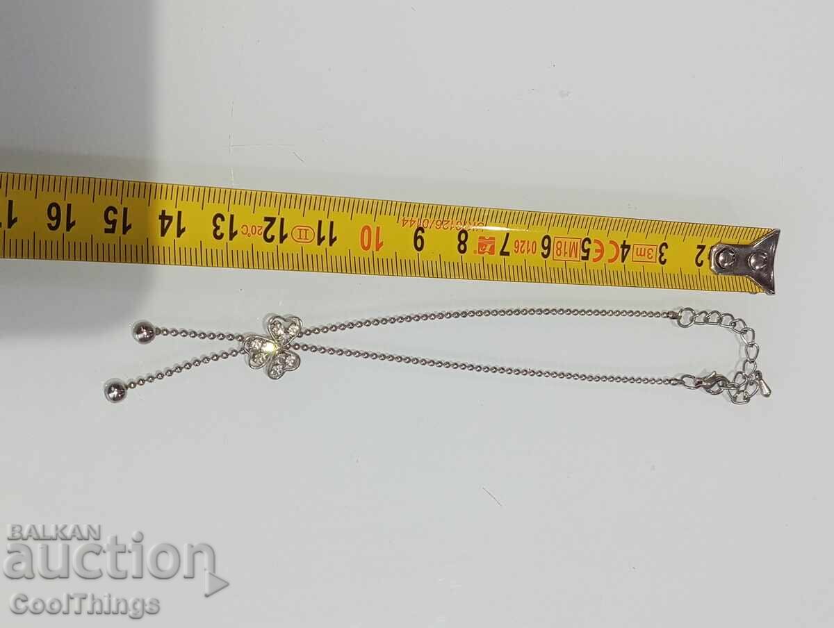 Livrarea Un colier vechi Livrarea Un colier vechi