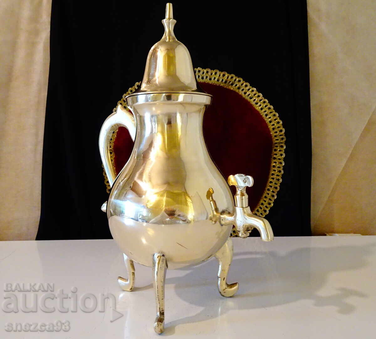 Бронзов диспенсър за вино,ракия,чай,кафе,вода,самовар.