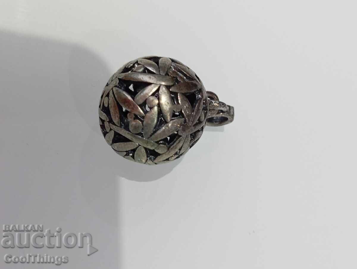 pandantiv vechi cu preț 0.01 BGN | € 0.01 pandantiv vechi cu preț 0.01 BGN | € 0.01