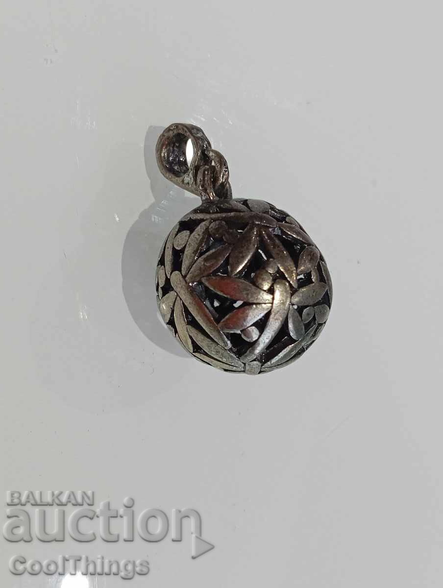 pandantiv vechi pandantiv vechi