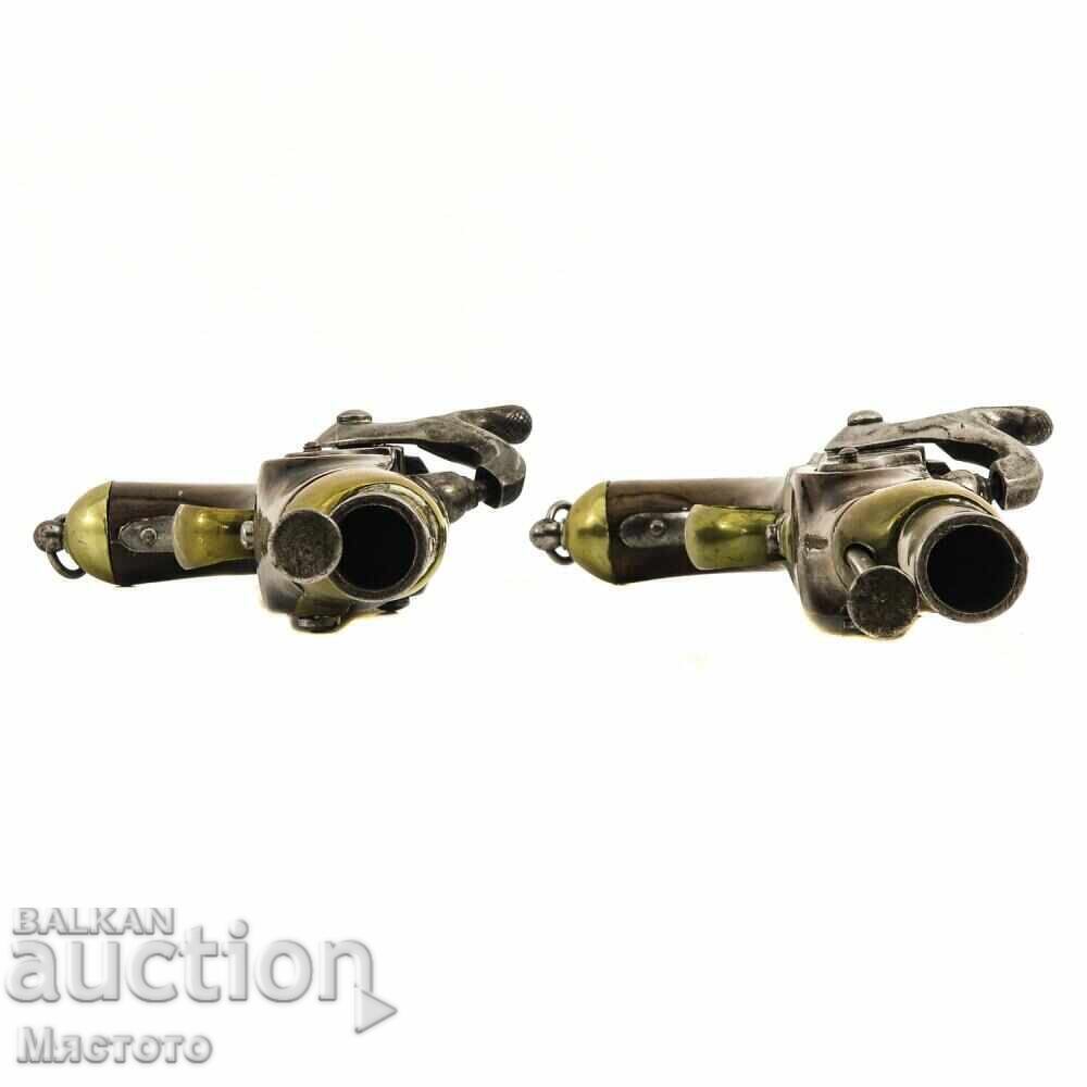 Auction Capsule pistol pair. PERFECT. Army Auction Capsule pistol pair. PERFECT. Army