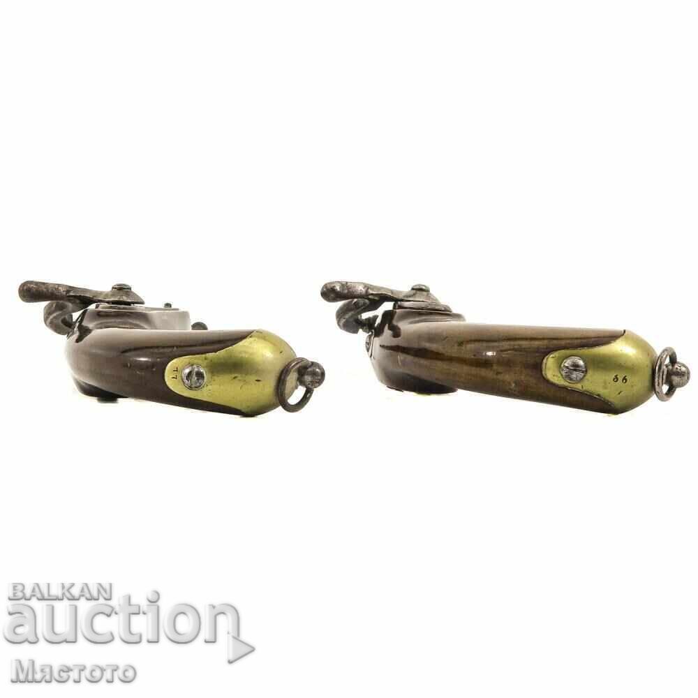 Delivery of Capsule pistol pair. PERFECT. Army Delivery of Capsule pistol pair. PERFECT. Army