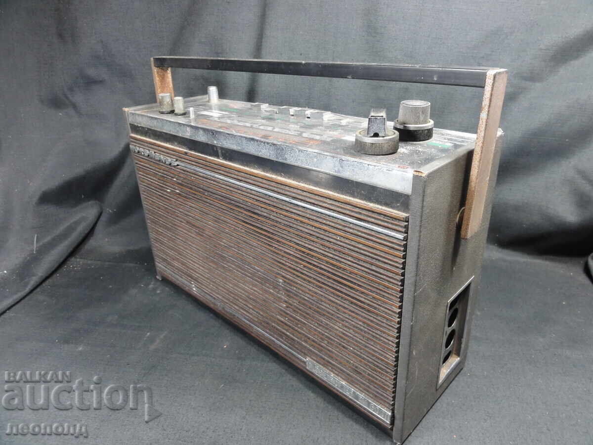 BZC OLD RETRO TRANSISTOR RADIO NORDMENDE GLOBETROTTER with price 9.50 BGN | € 4.86