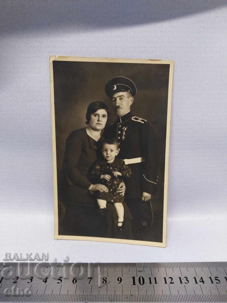 Plovdiv 1938 g. FOTOGRAFIE REGALĂ, SOLDAT, UNIFORMĂ, ordin cu preț 15.00 BGN | € 7.67 Plovdiv 1938 g. FOTOGRAFIE REGALĂ, SOLDAT, UNIFORMĂ, ordin cu preț 15.00 BGN | € 7.67