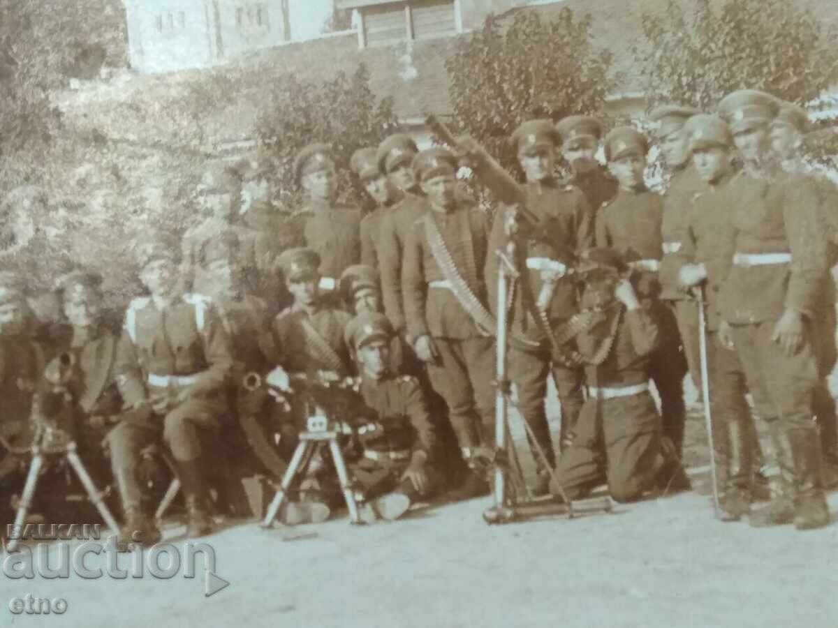 Licitație FOTOGRAFIE REGALĂ, SOLDAT, UNIFORMĂ, sabie Licitație FOTOGRAFIE REGALĂ, SOLDAT, UNIFORMĂ, sabie