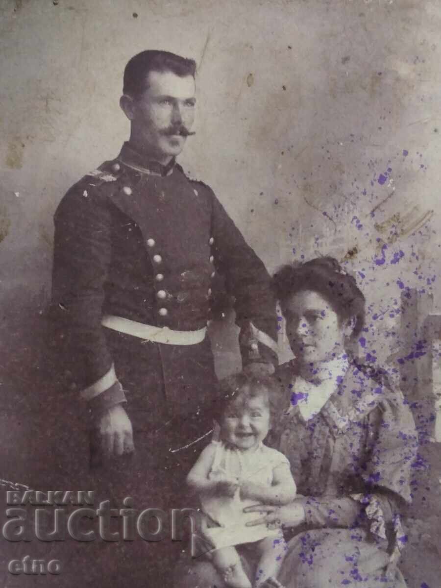1907 g. PLOVDIV, FOTOGRAFIE REGALĂ PE CARTON, SOLDAT, UNIFORMĂ cu preț 10.00 BGN | € 5.11