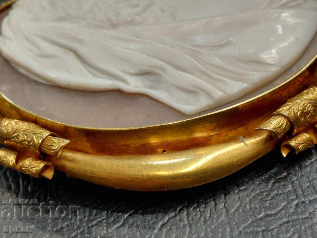 Auction  GOLD 18 karat with hand-carved cameo brooch old - 33 gr