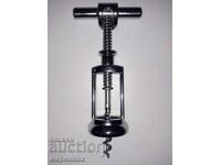 МАСИВЕН ТИРБУШОН