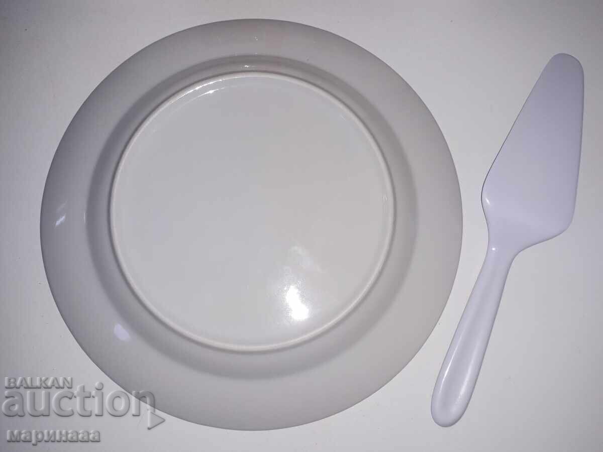 Delivery of CAKE PLATE. PORCELAIN