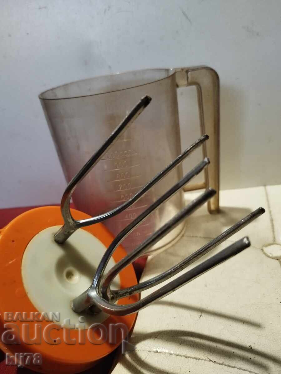 Доставка на Соц. Ръчен миксер Доставка на Соц. Ръчен миксер