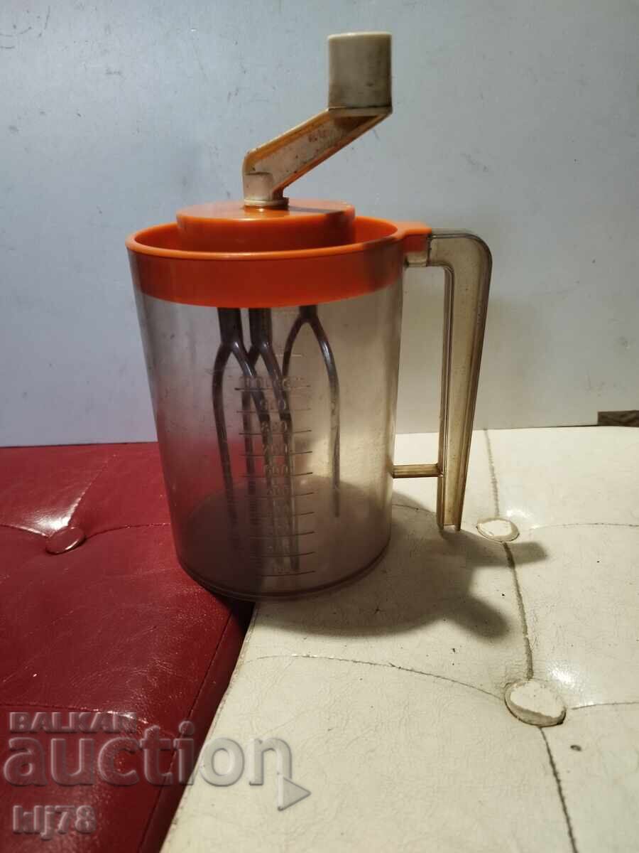 Соц. Ръчен миксер Соц. Ръчен миксер