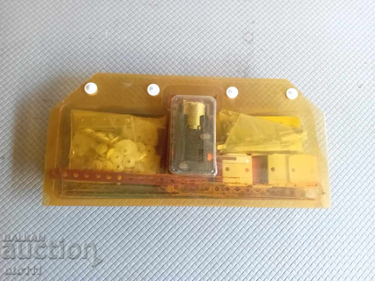 CONSTRUCTOR ELECTROMECANIC VECHI - ROATA VIENA cu preț € 20.00 | 39.12 BGN