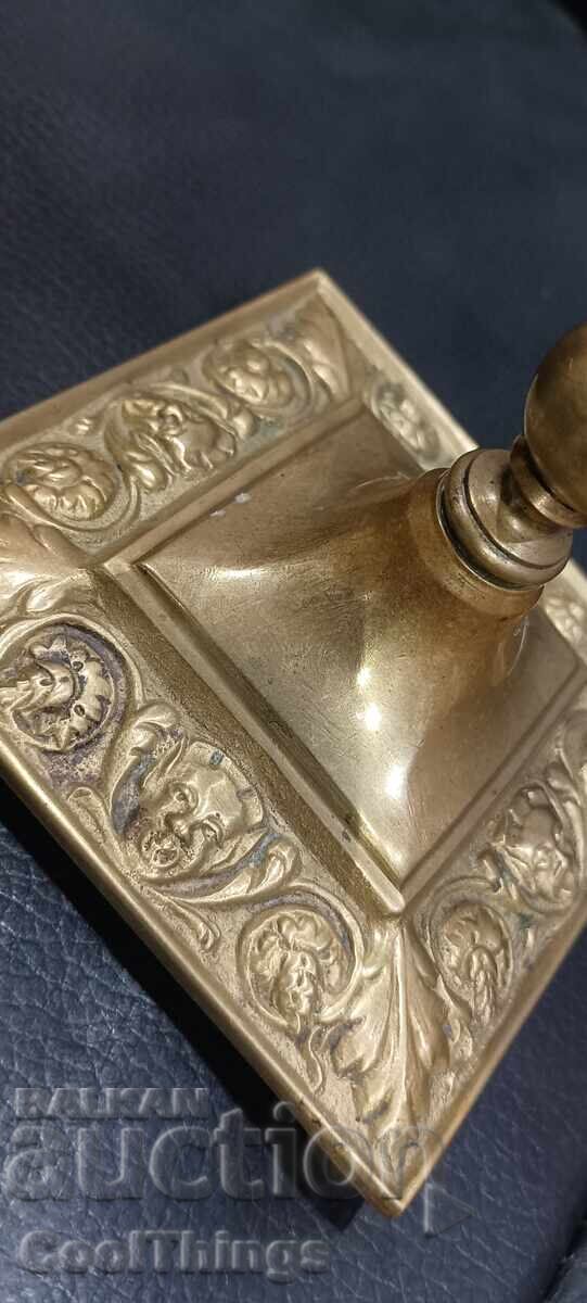 Licitație Frumos sfeșnic Licitație Frumos sfeșnic