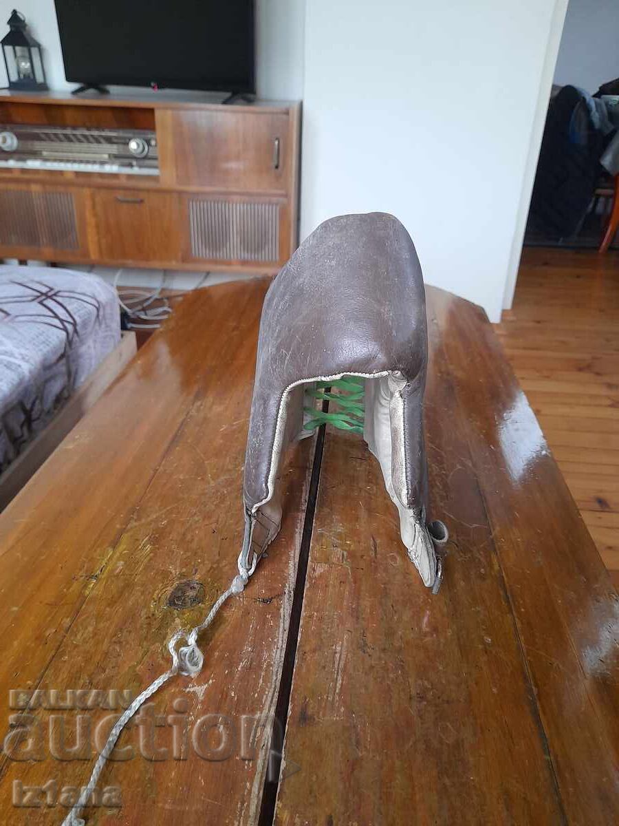Masca de box veche de protecție, cască