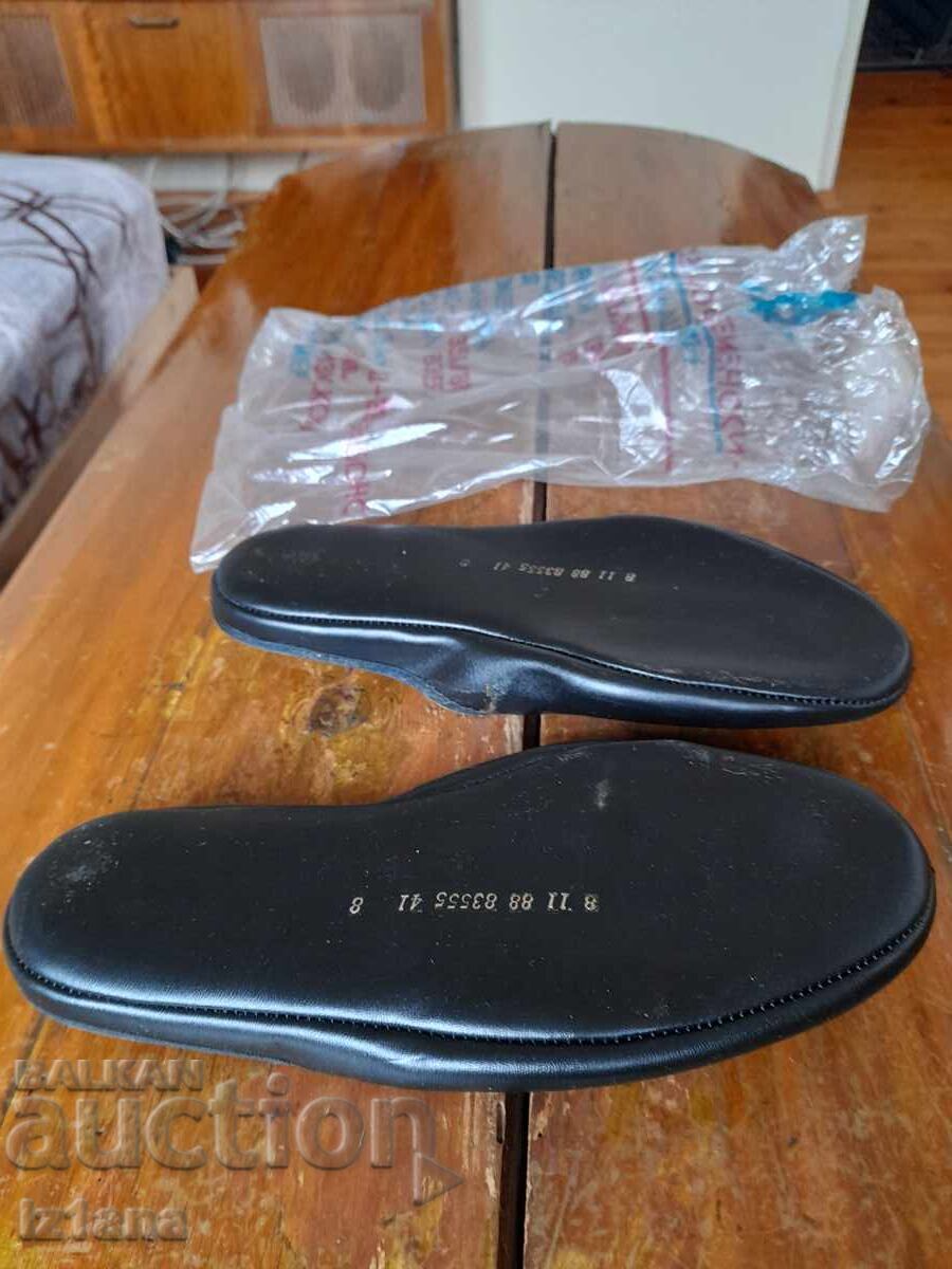 Παράδοση Παλιά παντόφλες, παντόφλες Μλάντοστ Παράδοση Παλιά παντόφλες, παντόφλες Μλάντοστ