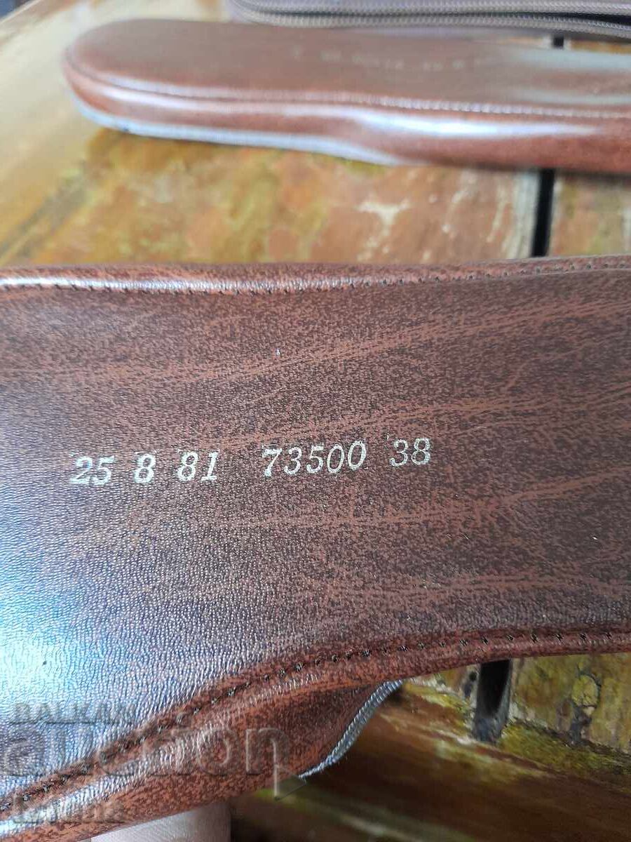 Old shoes, slippers - 6