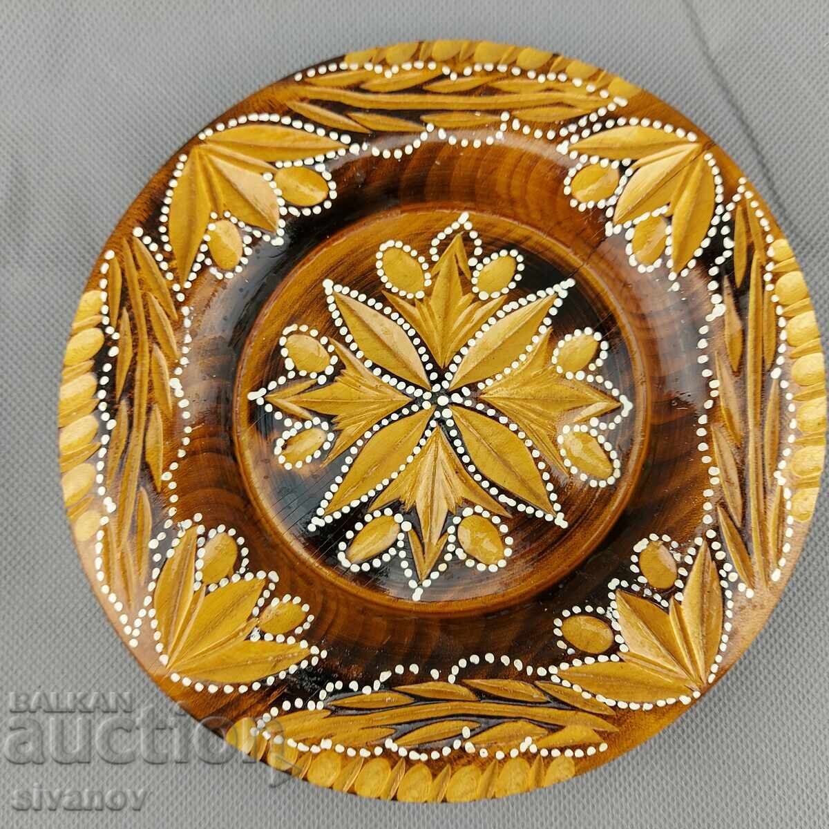 Аукцион Стара резбована дървена чиния, ръчно изработена #2864