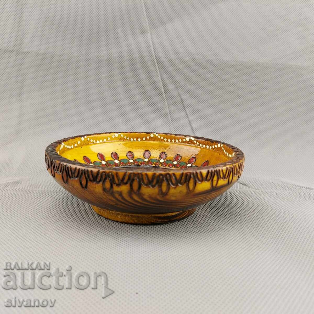 Стара дървена купа, ръчно изработена #2868 с цена 14.99 лв. | € 7.66 Стара дървена купа, ръчно изработена #2868 с цена 14.99 лв. | € 7.66