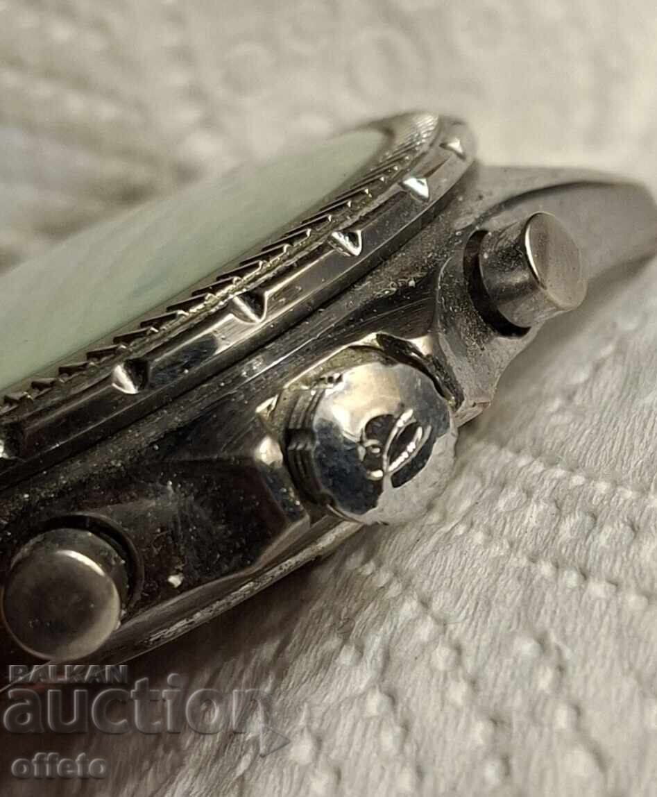 Auction  CLOCK IS RUNNING