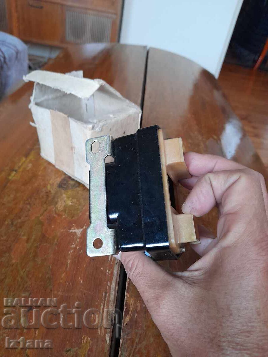 Δημοπρασία Παλαιό ρελέ φώτων Moskvich RS710