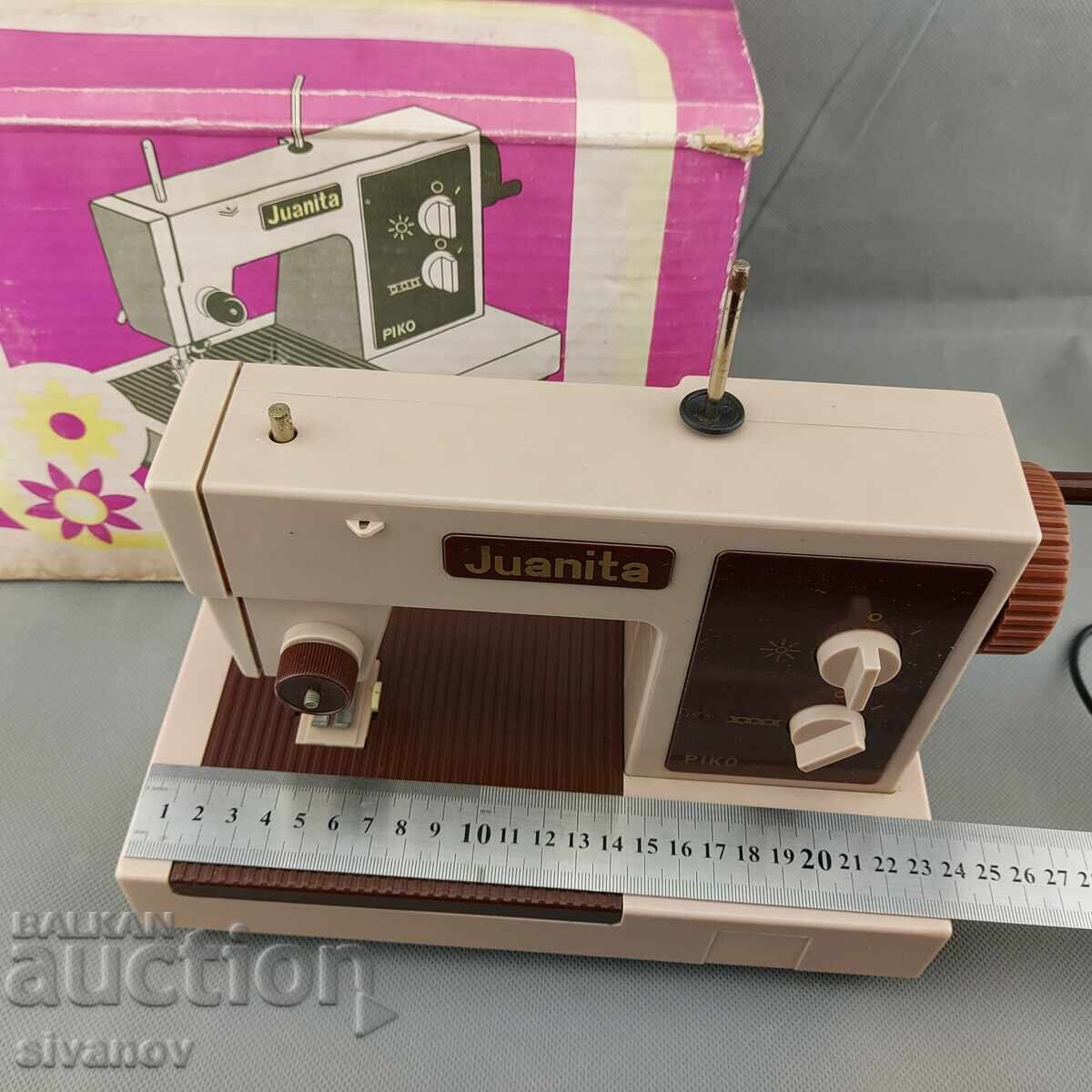 Παλιά Γερμανική GDR ραπτομηχανή PIKO Juanita #2877 - 5 Παλιά Γερμανική GDR ραπτομηχανή PIKO Juanita #2877 - 5