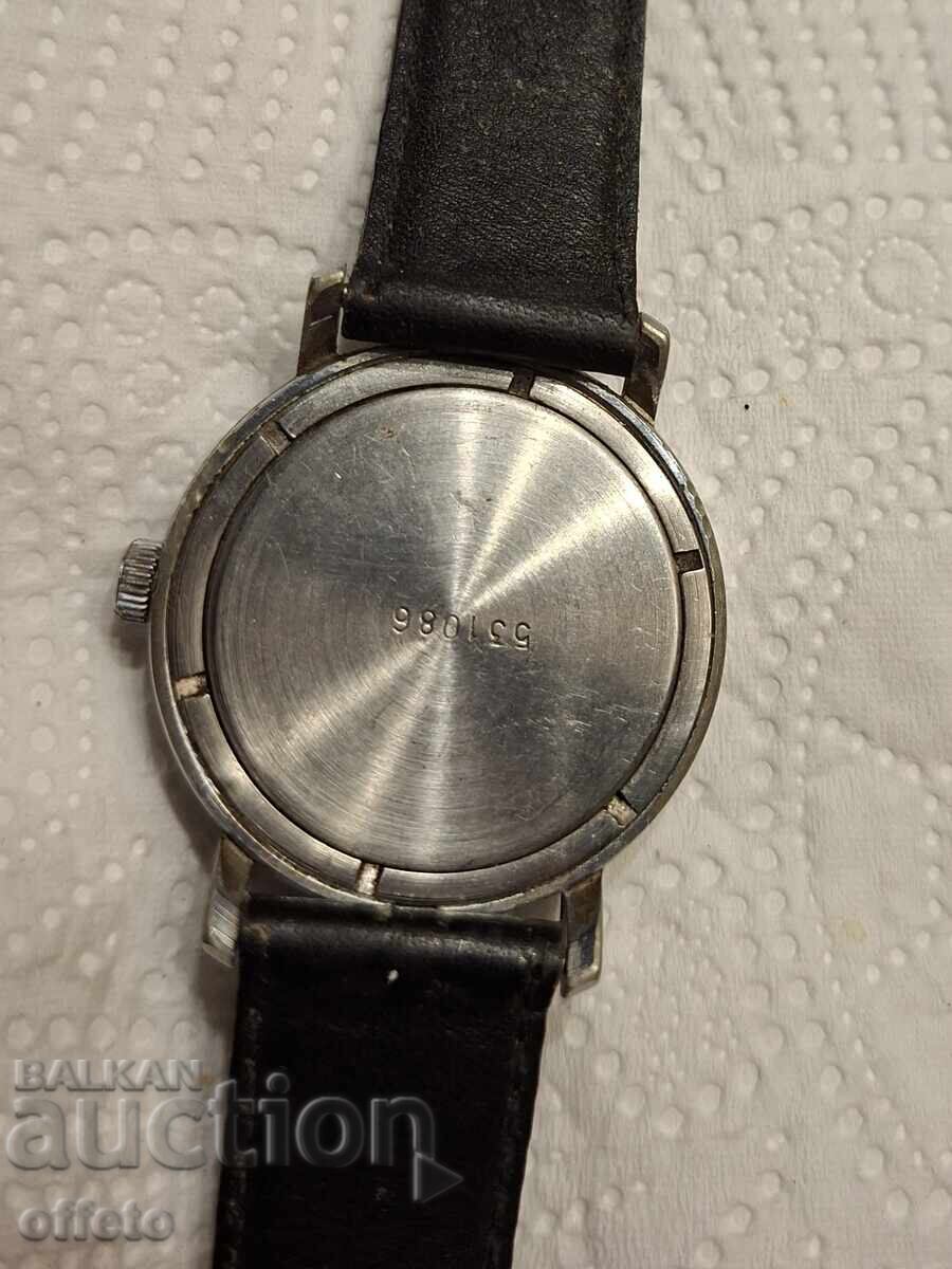 Auction EAST WORKS Auction EAST WORKS