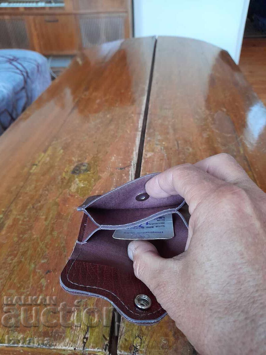 Livrarea Portofel vechi Leda Livrarea Portofel vechi Leda