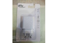 Încărcător "elta" cu două ieșiri USB nou