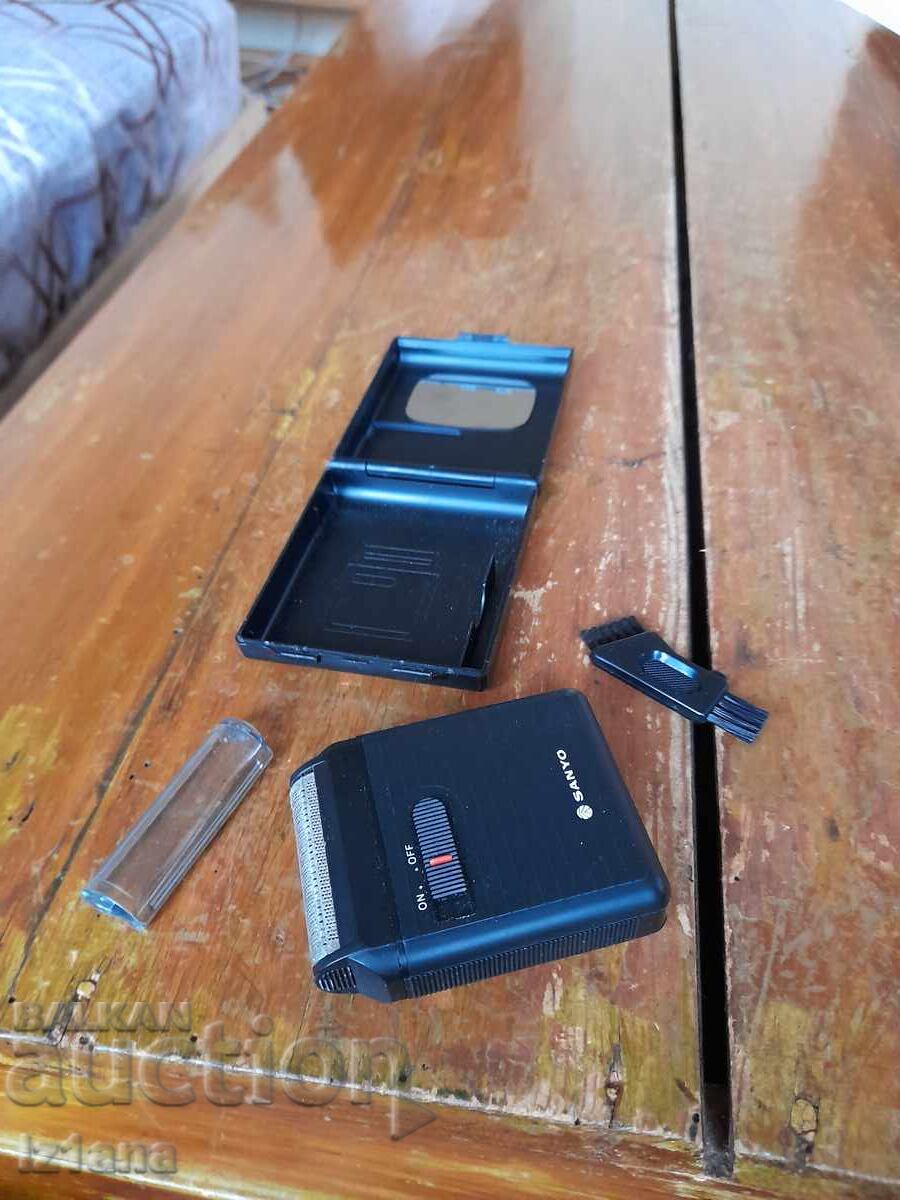 Auction  Old Sanyo shaver