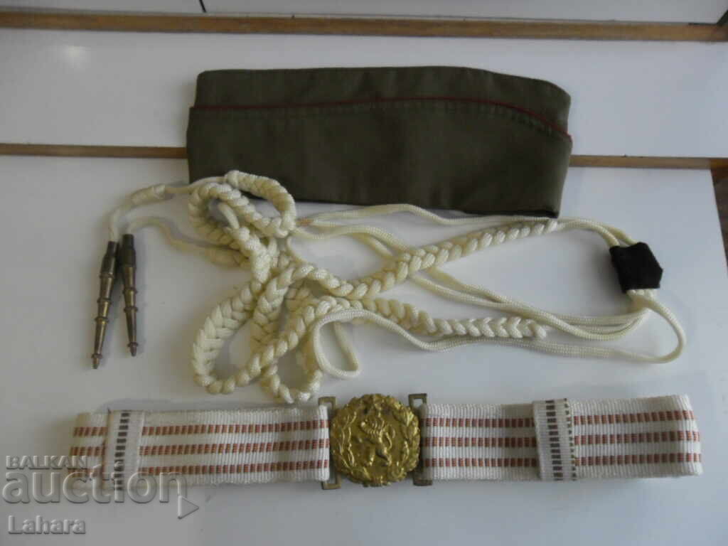 Centură de paradă militară, axelbanți și kepi Centură de paradă militară, axelbanți și kepi