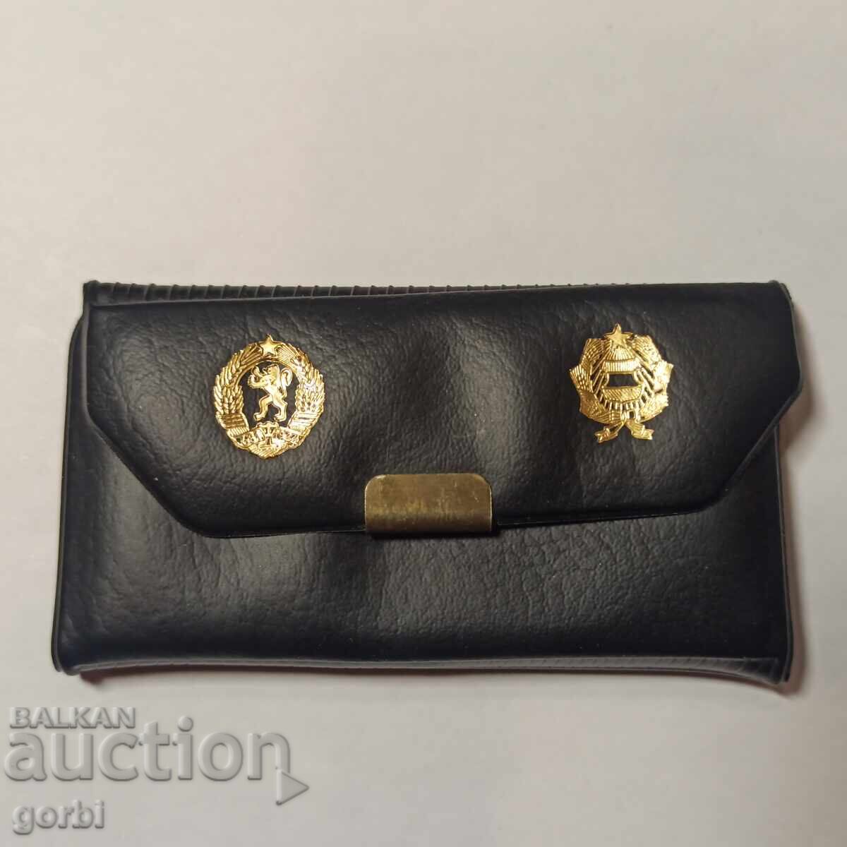 5 Leva and 100 Forint 1981 Botev and Petőfi matte-gloss 5 Leva and 100 Forint 1981 Botev and Petőfi matte-gloss