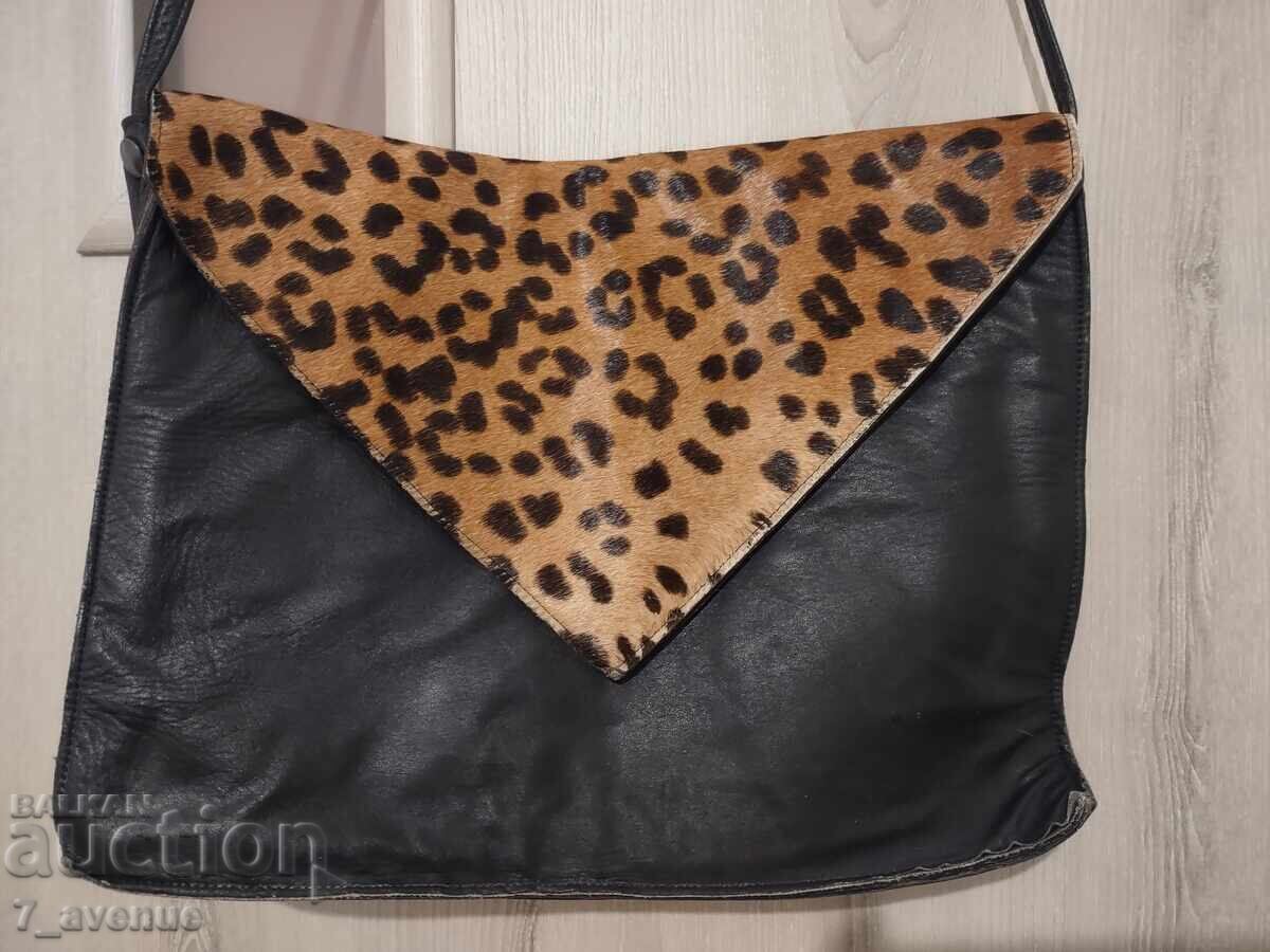 Γυναικεία ΤΣΑΝΤΑ, ενδιαφέροντα μοτίβα, VINTAGE, 10.2020 με τιμή 29.00 BGN | € 14.83