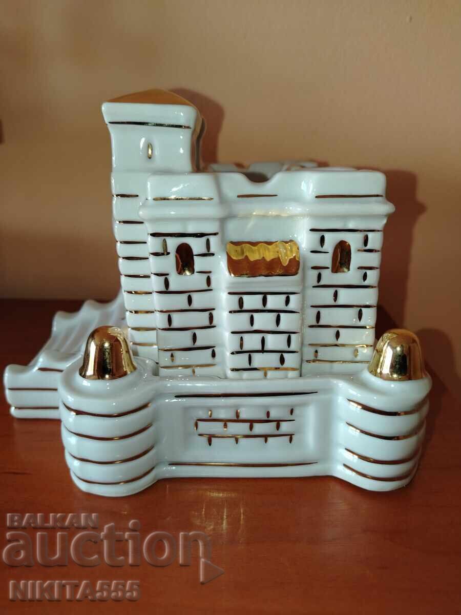 Delivery of Beautiful porcelain inkwell Baba Vida/Vidin with gold plating