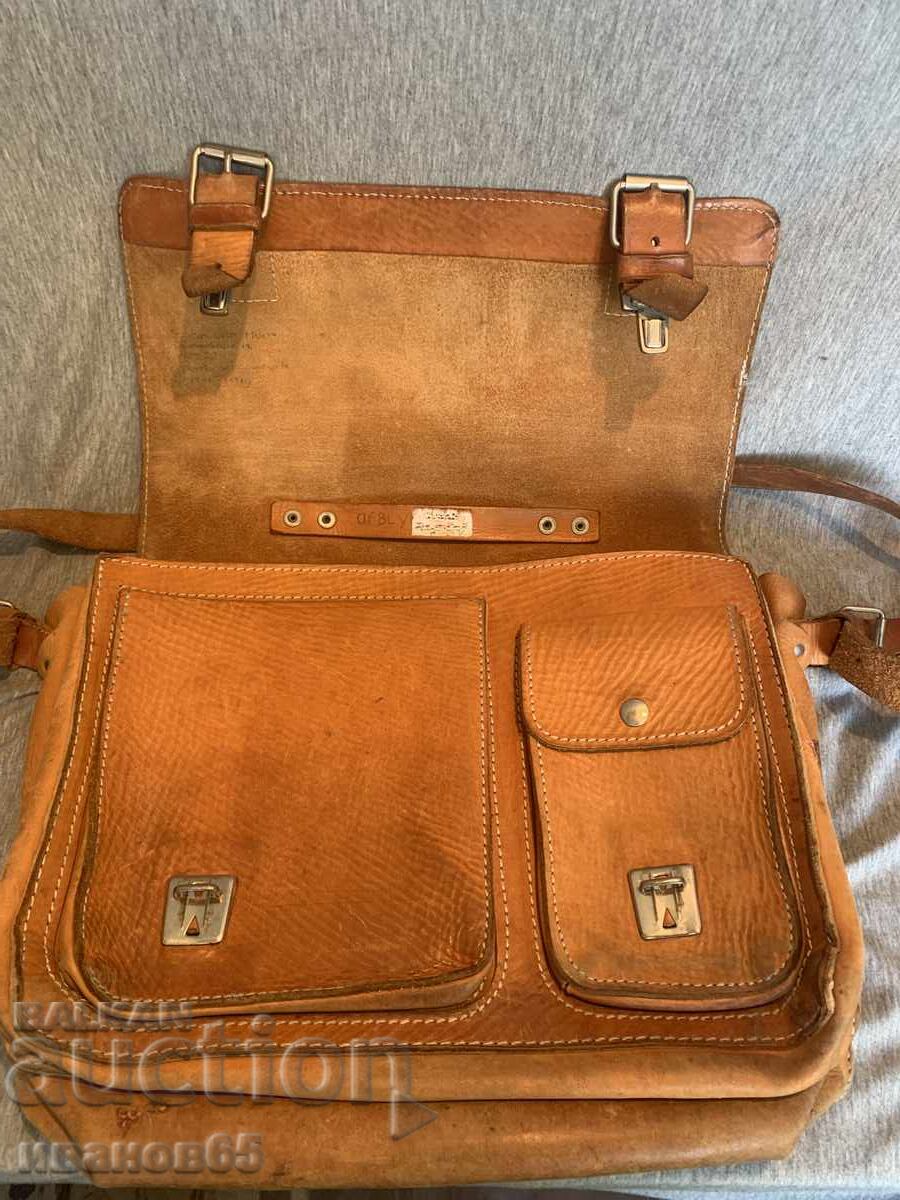 Auction Old Leather Shoulder Bag Auction Old Leather Shoulder Bag