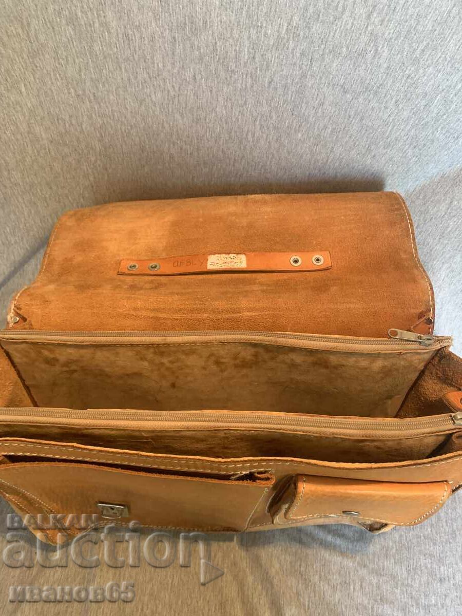 Old Leather Shoulder Bag - 6 Old Leather Shoulder Bag - 6