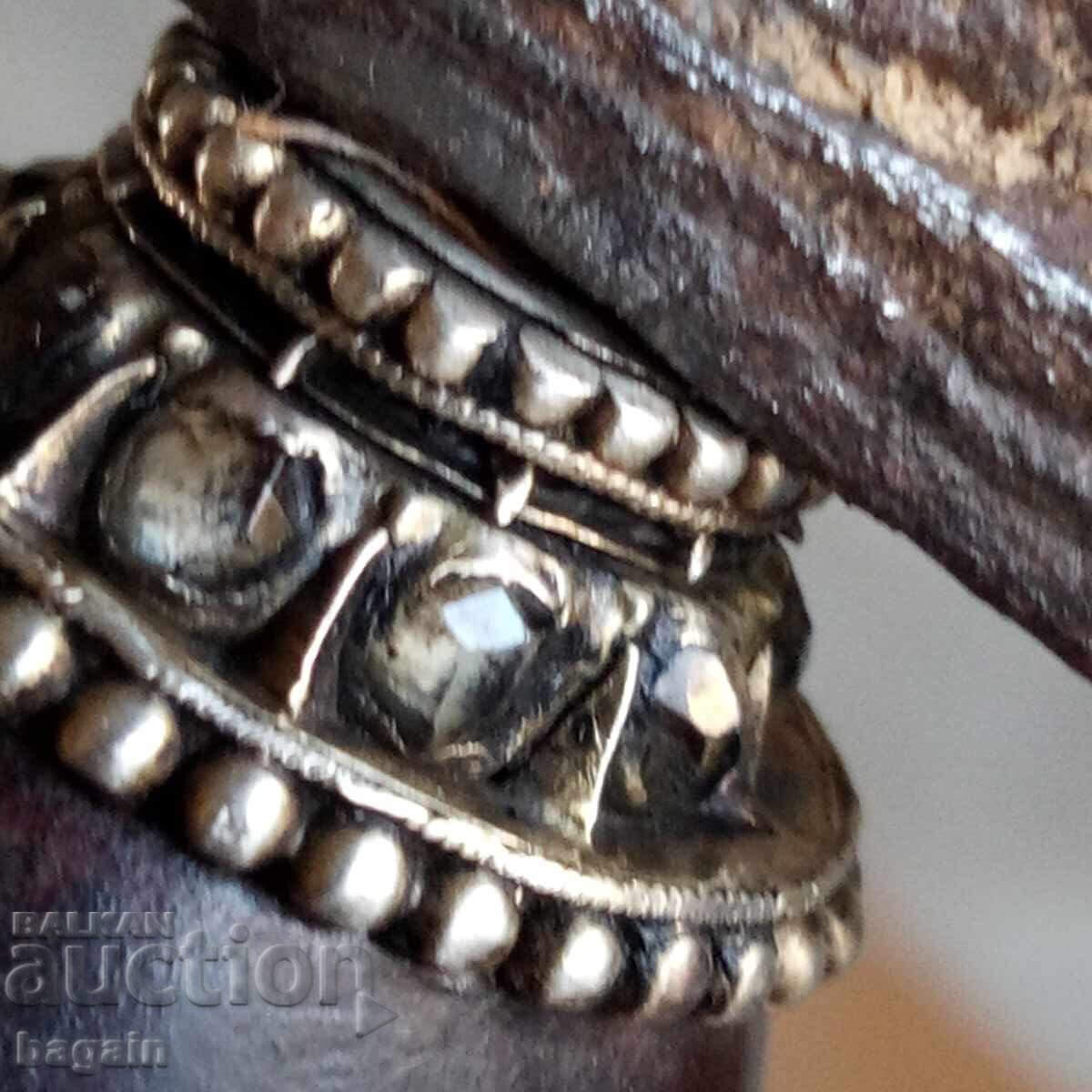 Javanese Kris, Dagger, Yataghan with price 300.00 BGN | € 153.39 Javanese Kris, Dagger, Yataghan with price 300.00 BGN | € 153.39