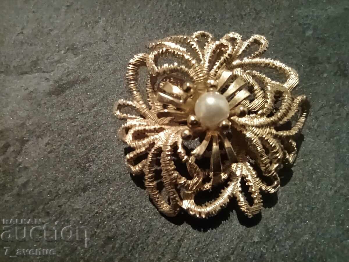 Πολύ όμορφη εκλεπτυσμένη καρφίτσα 22.10.25 με τιμή 69.00 BGN | € 35.28