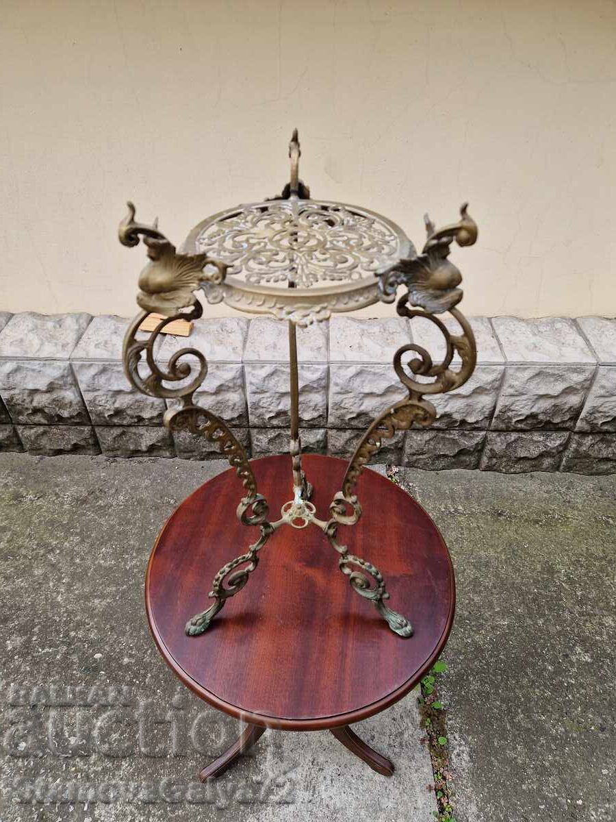 Măsuță antică franceză din bronz, superbă