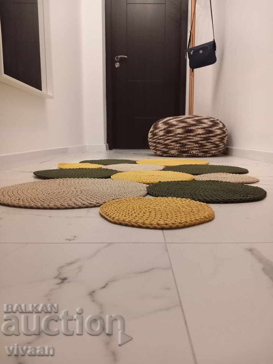 Ръчно изплетен килим с цена 250.00 лв. | € 127.82