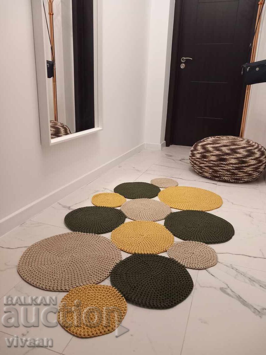 Ръчно изплетен килим