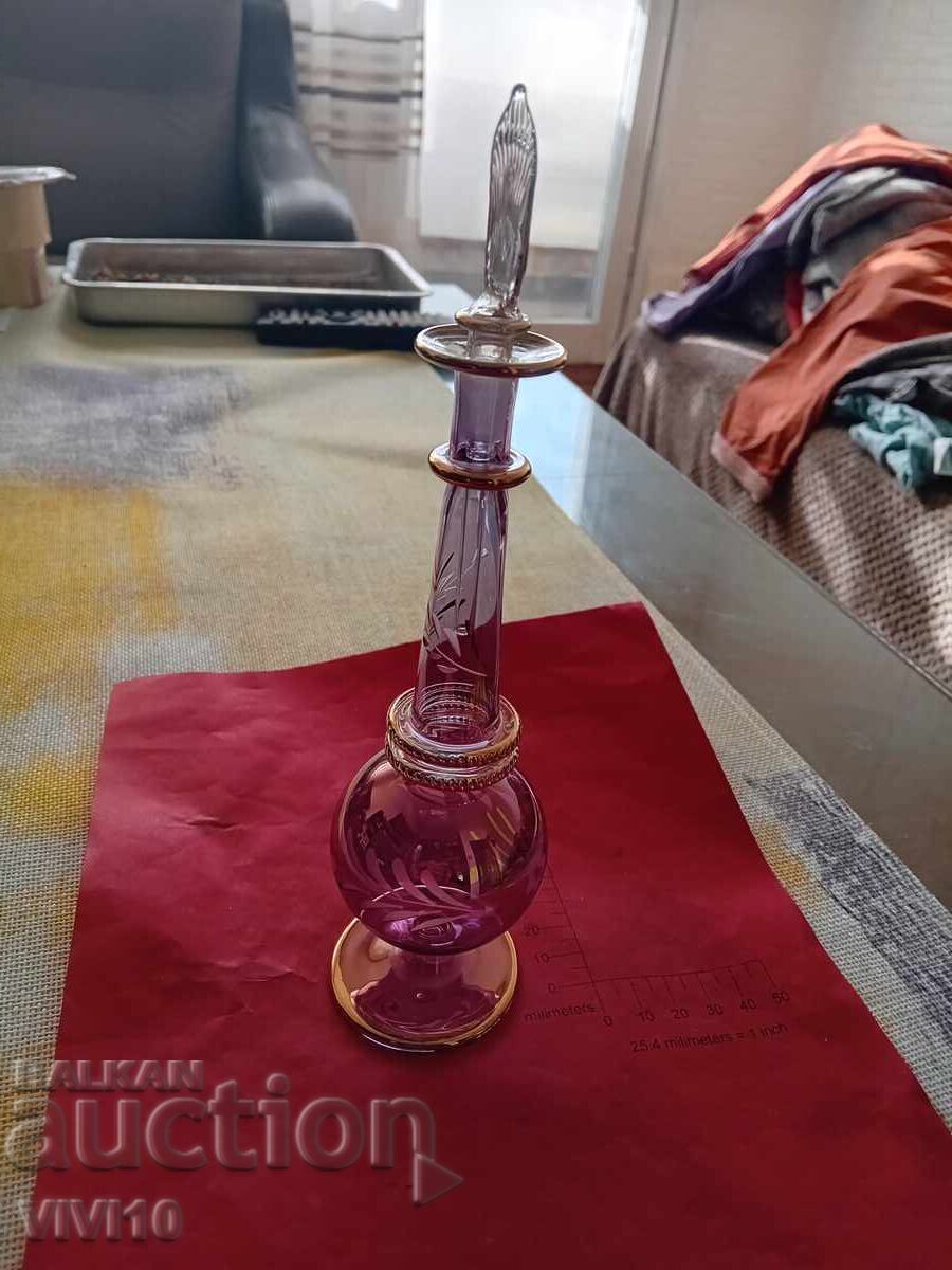 Sticlă veche de parfum cu preț € 20.00 | 39.12 BGN Sticlă veche de parfum cu preț € 20.00 | 39.12 BGN