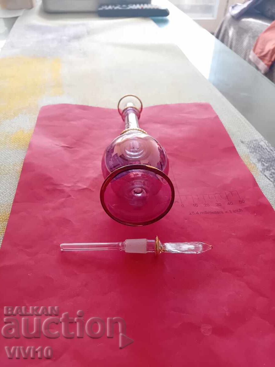 Livrarea Sticlă veche de parfum
