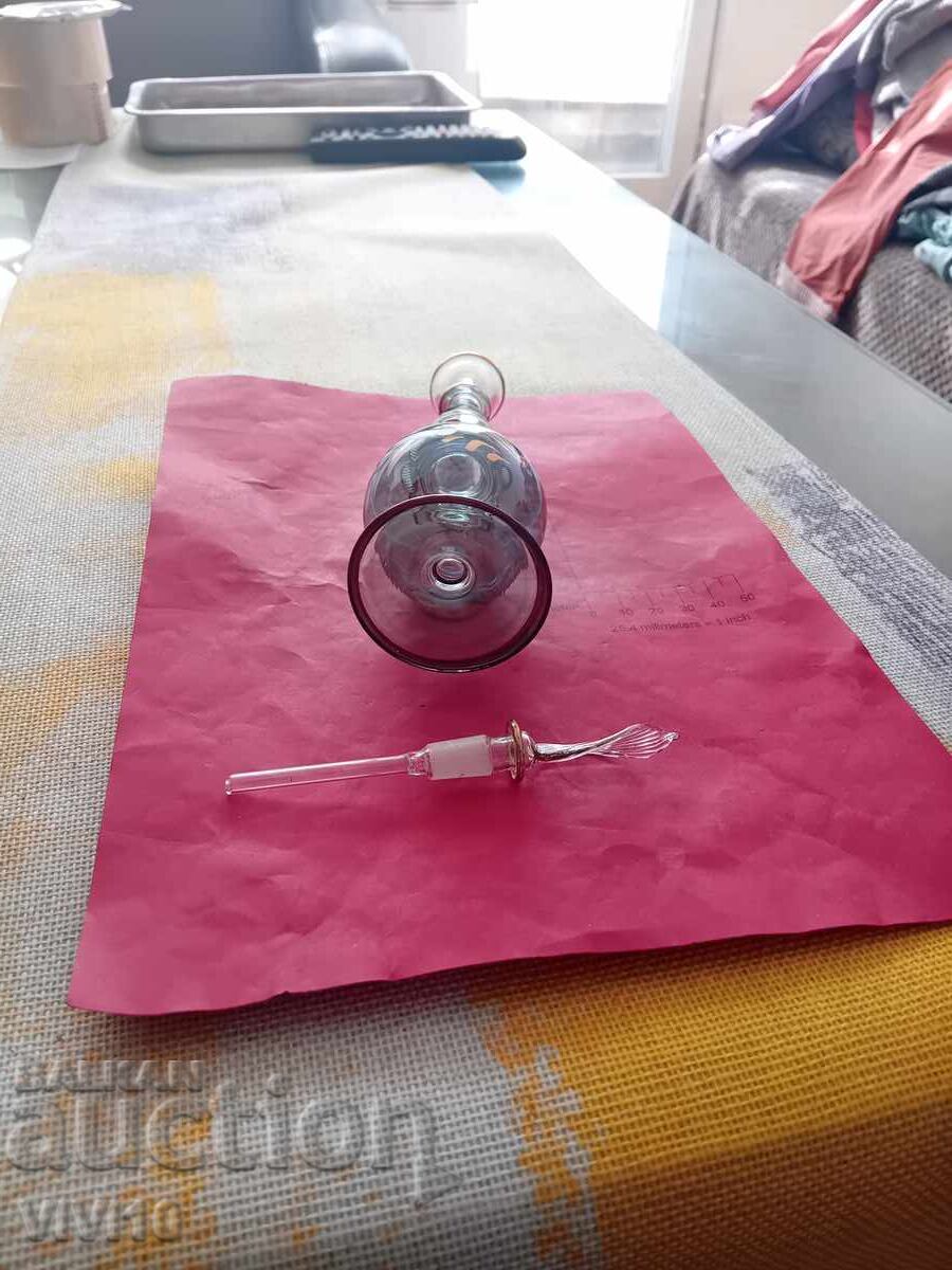 Delivery of Antique perfume bottle Delivery of Antique perfume bottle